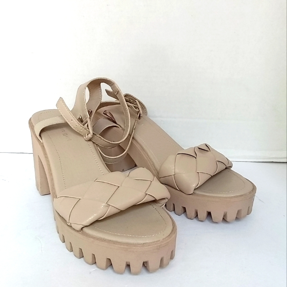 Chunky Platform Sandals with Woven Strap Design Beige Block Heel Summer Shoes